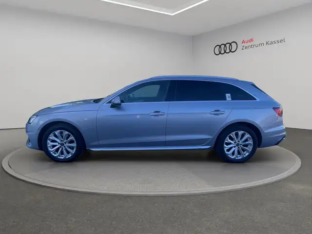 Audi A4 view 4