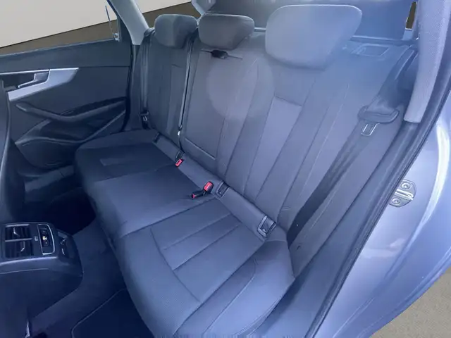 Audi A4 view 18