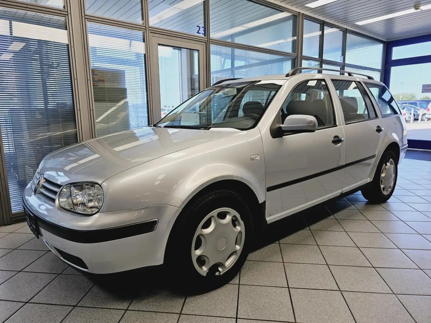 Volkswagen Golf Variant Tüv 09-2025 Stříbrná - 2