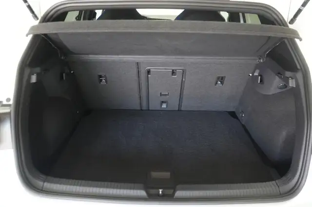 Volkswagen Golf view 24