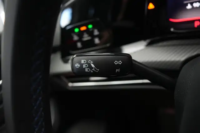 Volkswagen Golf view 18