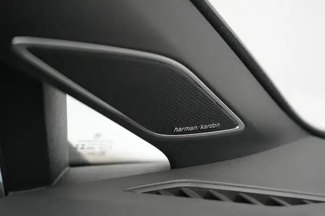 Volkswagen Golf view 21