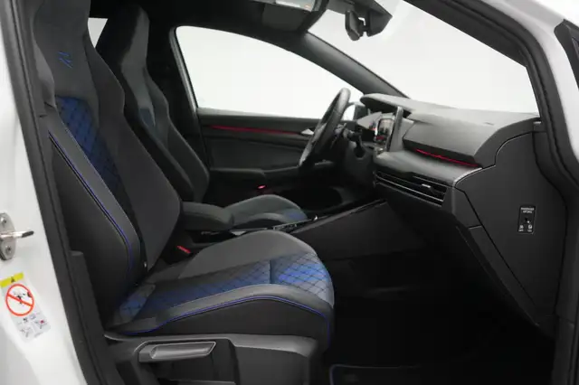 Volkswagen Golf view 6