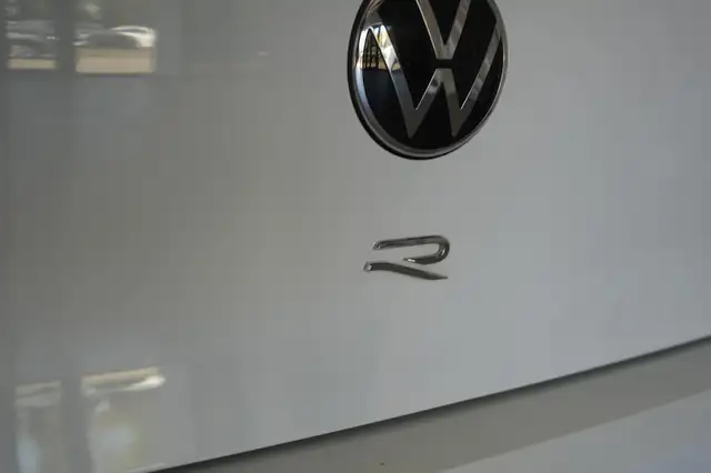 Volkswagen Golf view 23