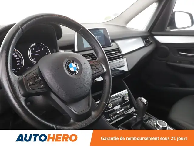 BMW 2 Series view 11