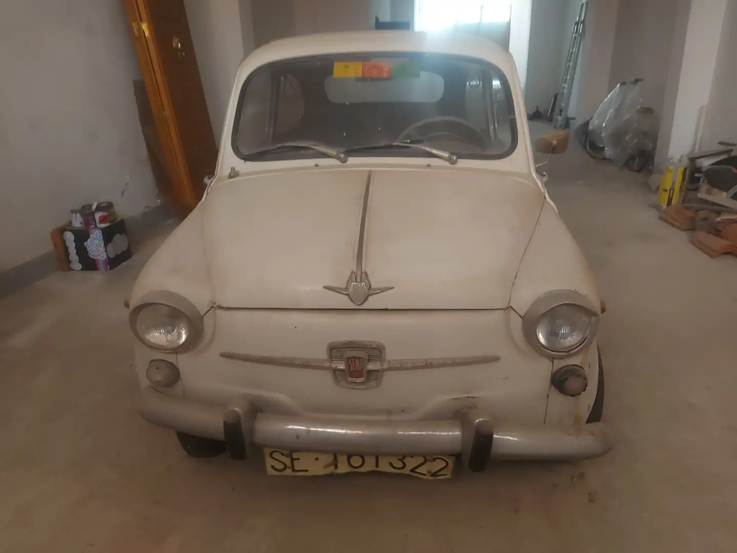 SEAT 600 White - 1