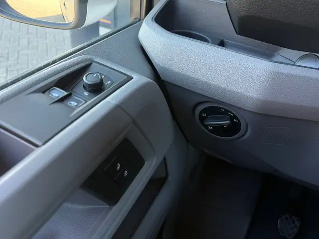 Volkswagen Crafter view 14