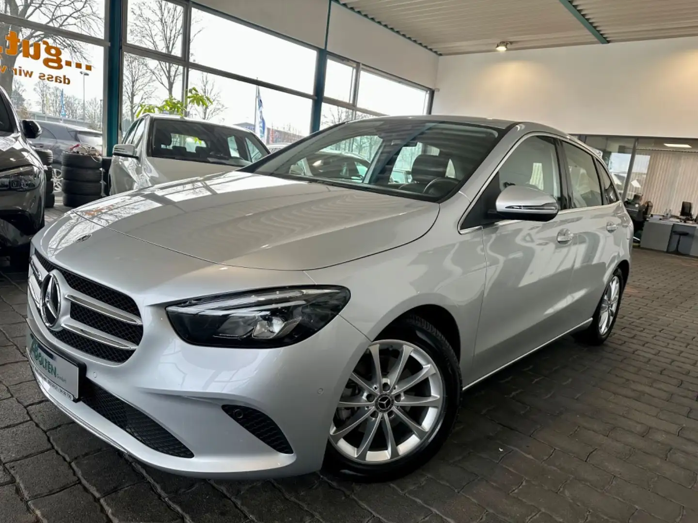 Mercedes-Benz B 200 DCT-Prog.-LED-PTS-Kamera-MBUX Stříbrná - 2