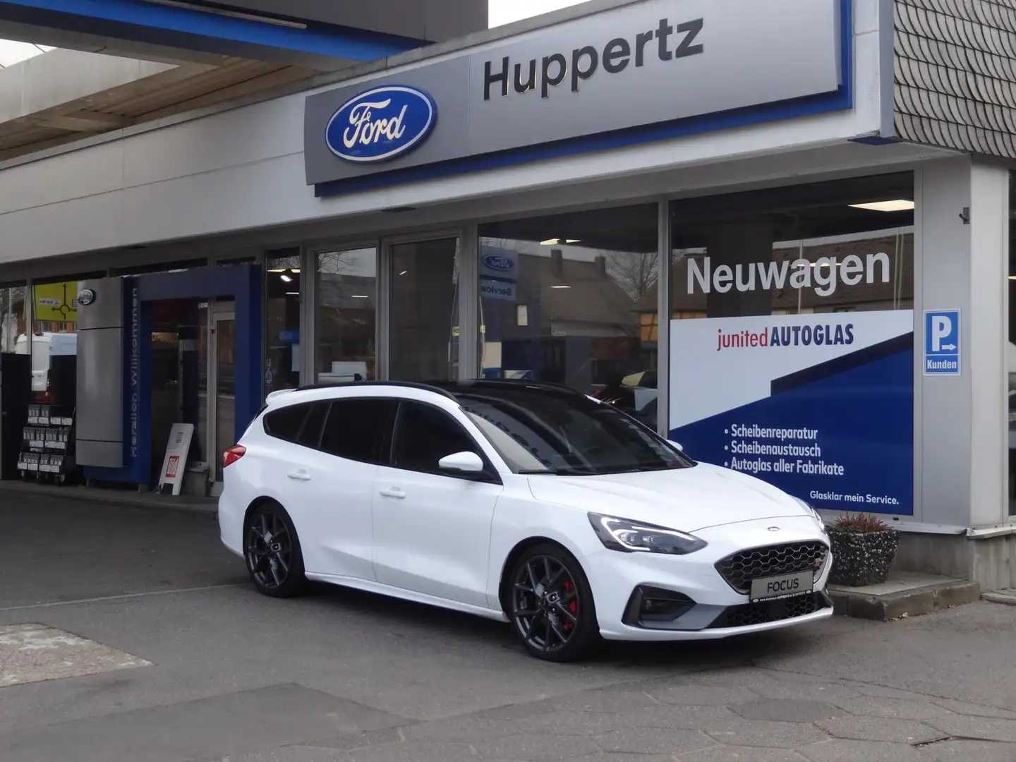Ford Focus 2.3 ST Turnier AHK B&O Pano RFK Perf.P LED Weiß - 1