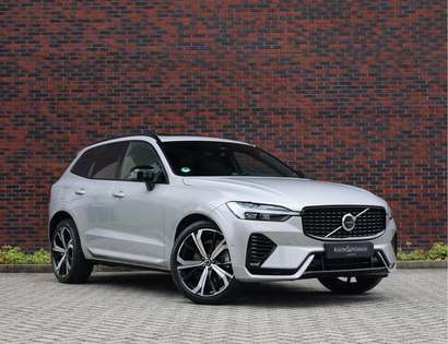 Volvo XC60 T8 AWD Ultimate Dark | Pano - Bow&Wil - Trekhaak