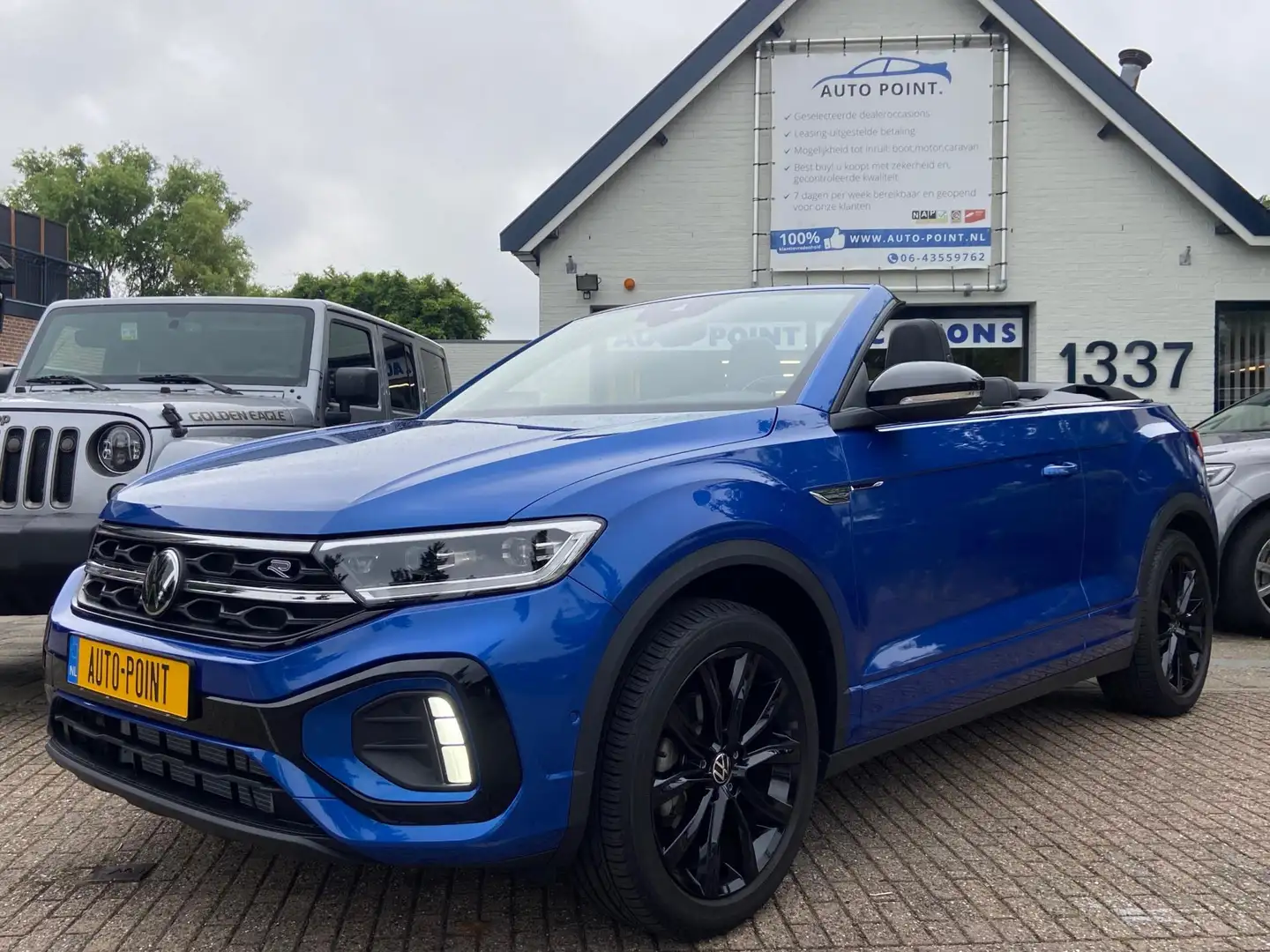Volkswagen T-Roc Cabrio 1.5 TSI R-LINE/VIRTUAL/IQ-LED/CAMERA/LANE Blauw - 1