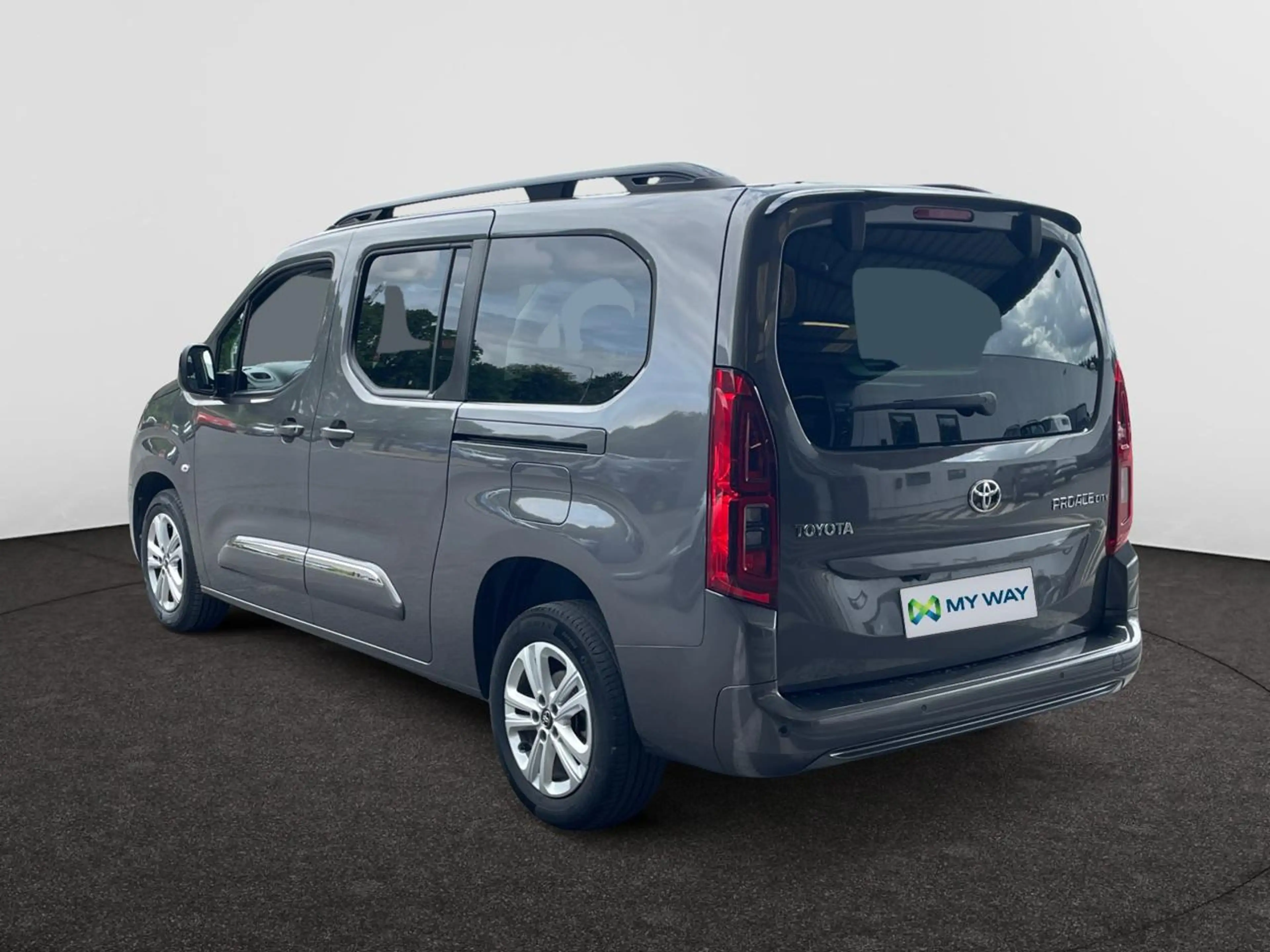Toyota Proace City — photo 2