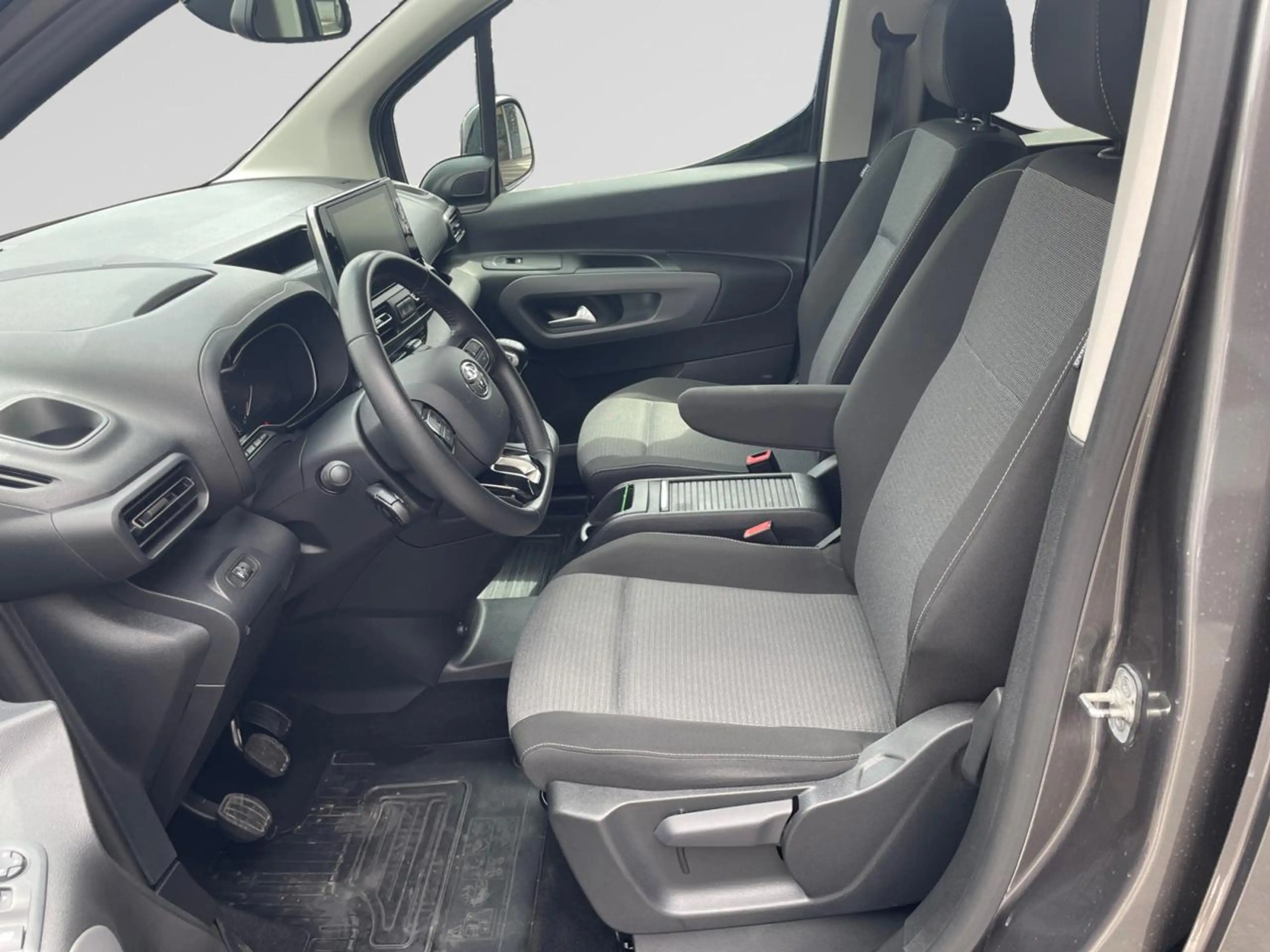 Toyota Proace City — photo 10