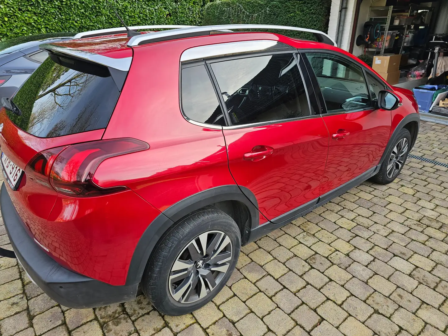 Peugeot 2008 1.2 Puretech 81Kw Allure Rood - 2