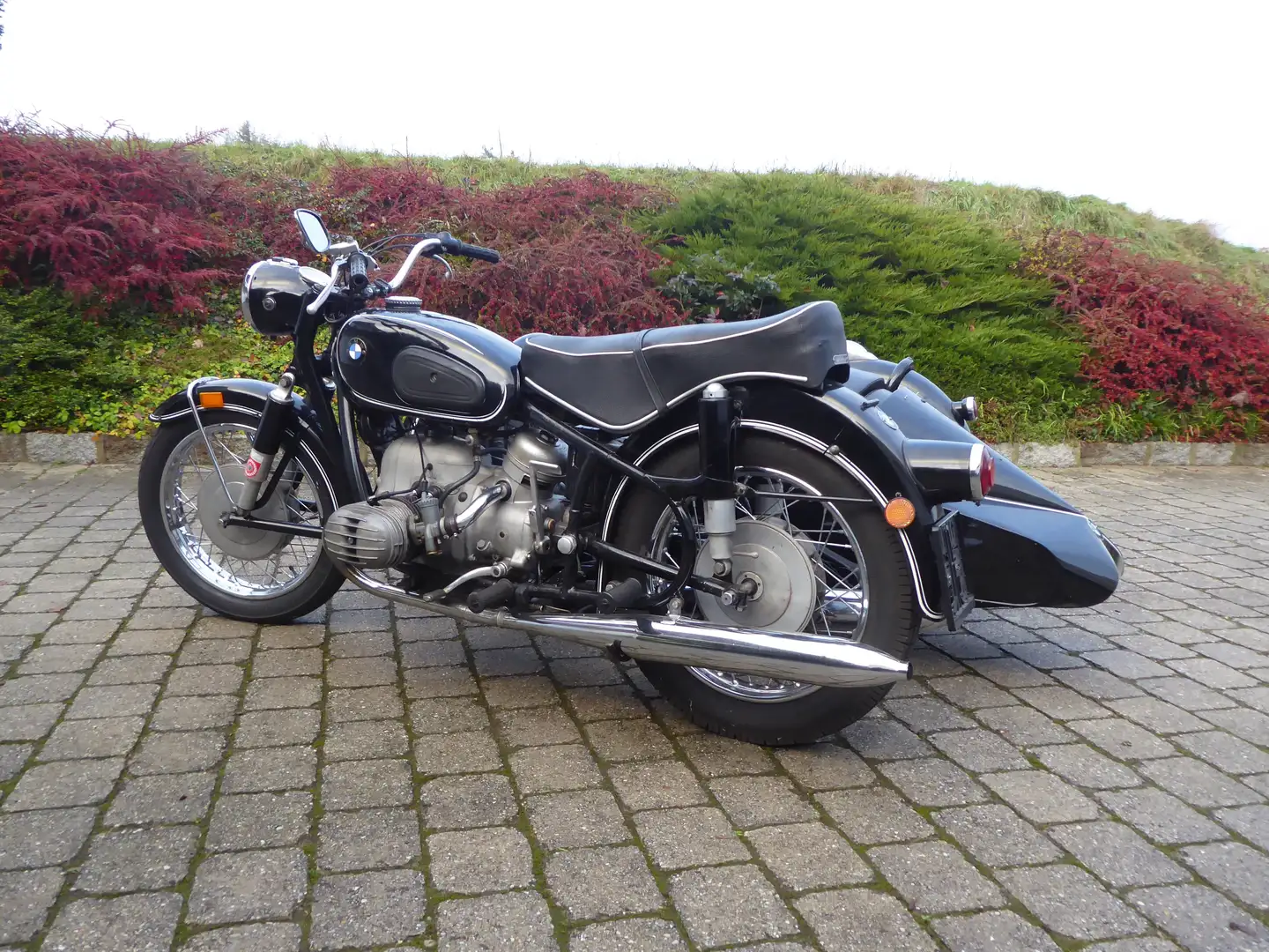 BMW R 60 BMW R 60 mit Rekord-Beiwagen Negru - 1