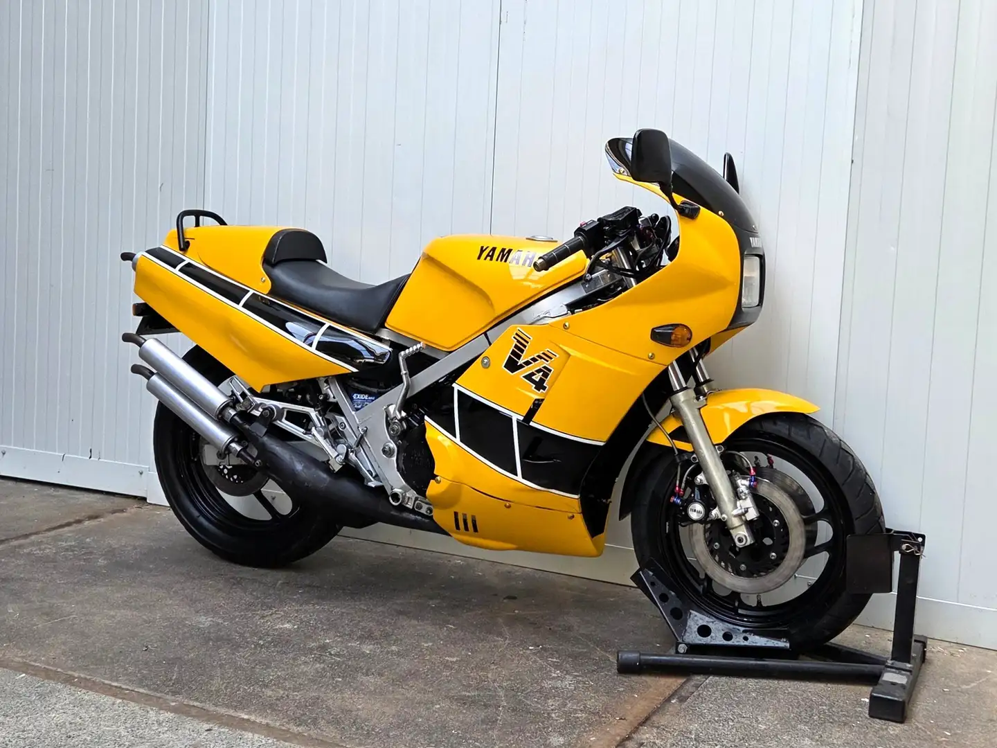 Yamaha RD 500 V4 Jaune - 1