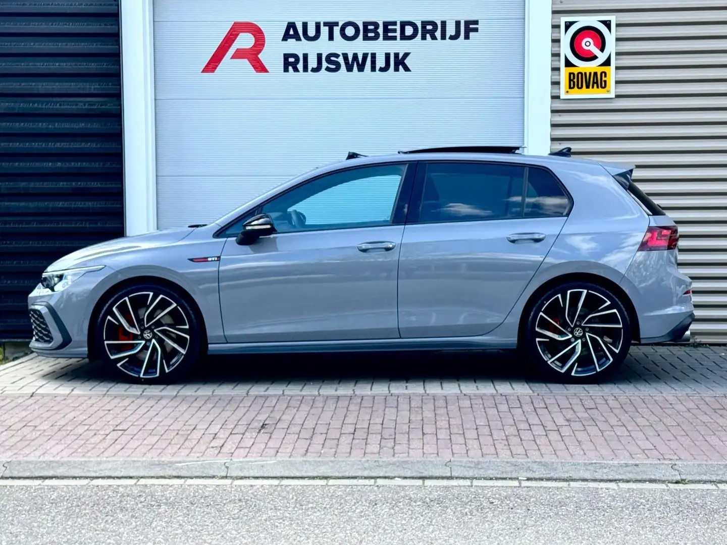 Volkswagen Golf GTI 2.0 TSI Memory/Pano/Matrix/H&K Grijs - 2