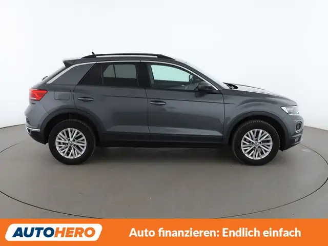 Volkswagen T-Roc view 7