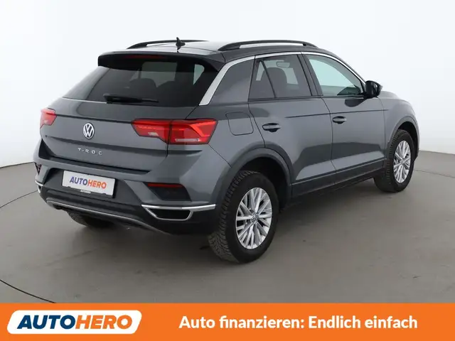 Volkswagen T-Roc view 6