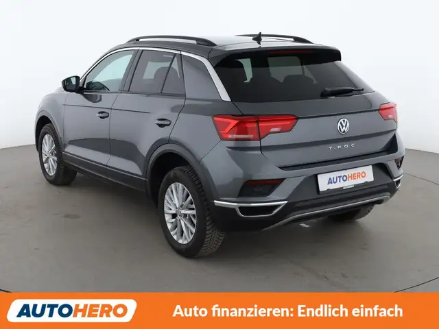 Volkswagen T-Roc view 4