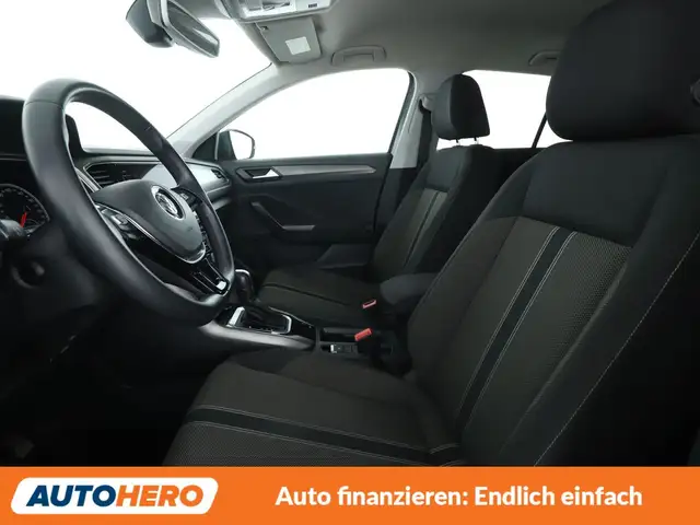Volkswagen T-Roc view 10