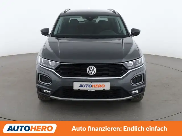 Volkswagen T-Roc view 9
