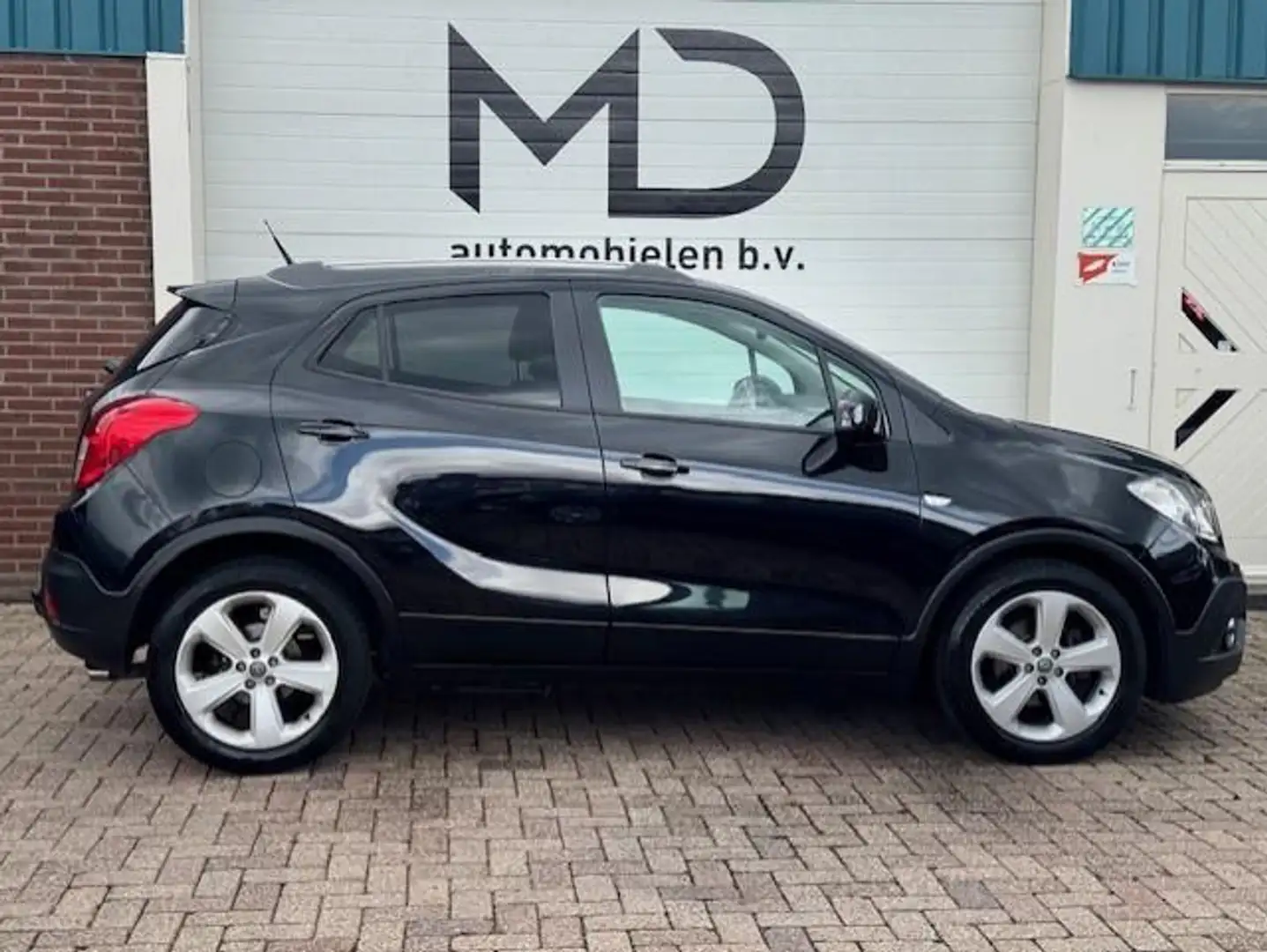 Opel Mokka 1.6 Cosmo - Perfect onderhouden - Trekhaak - Navi Zwart - 2