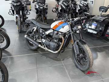 900