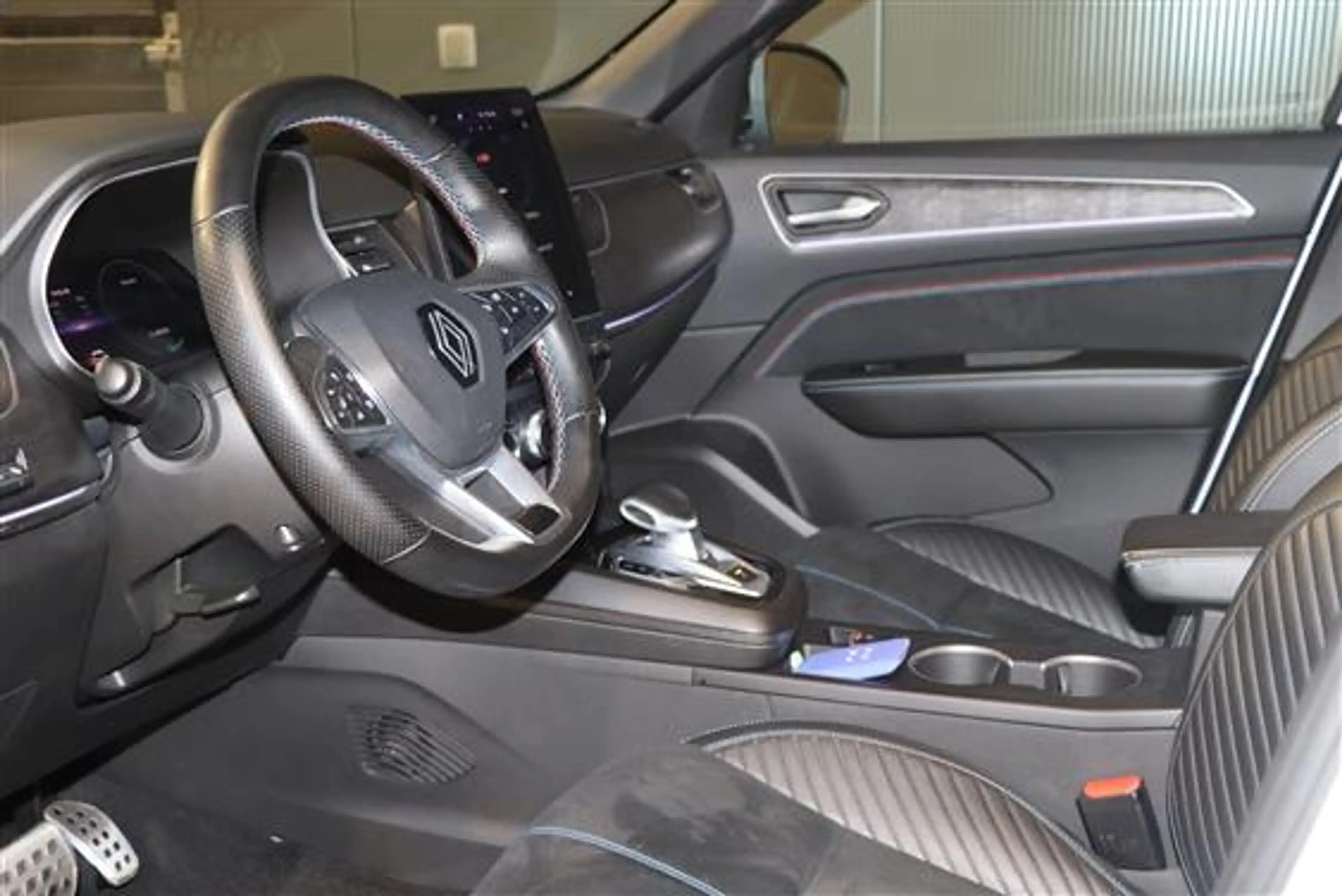 Renault Arkana ESPRIT ALPINE e-tech HYBRIDE — photo 8