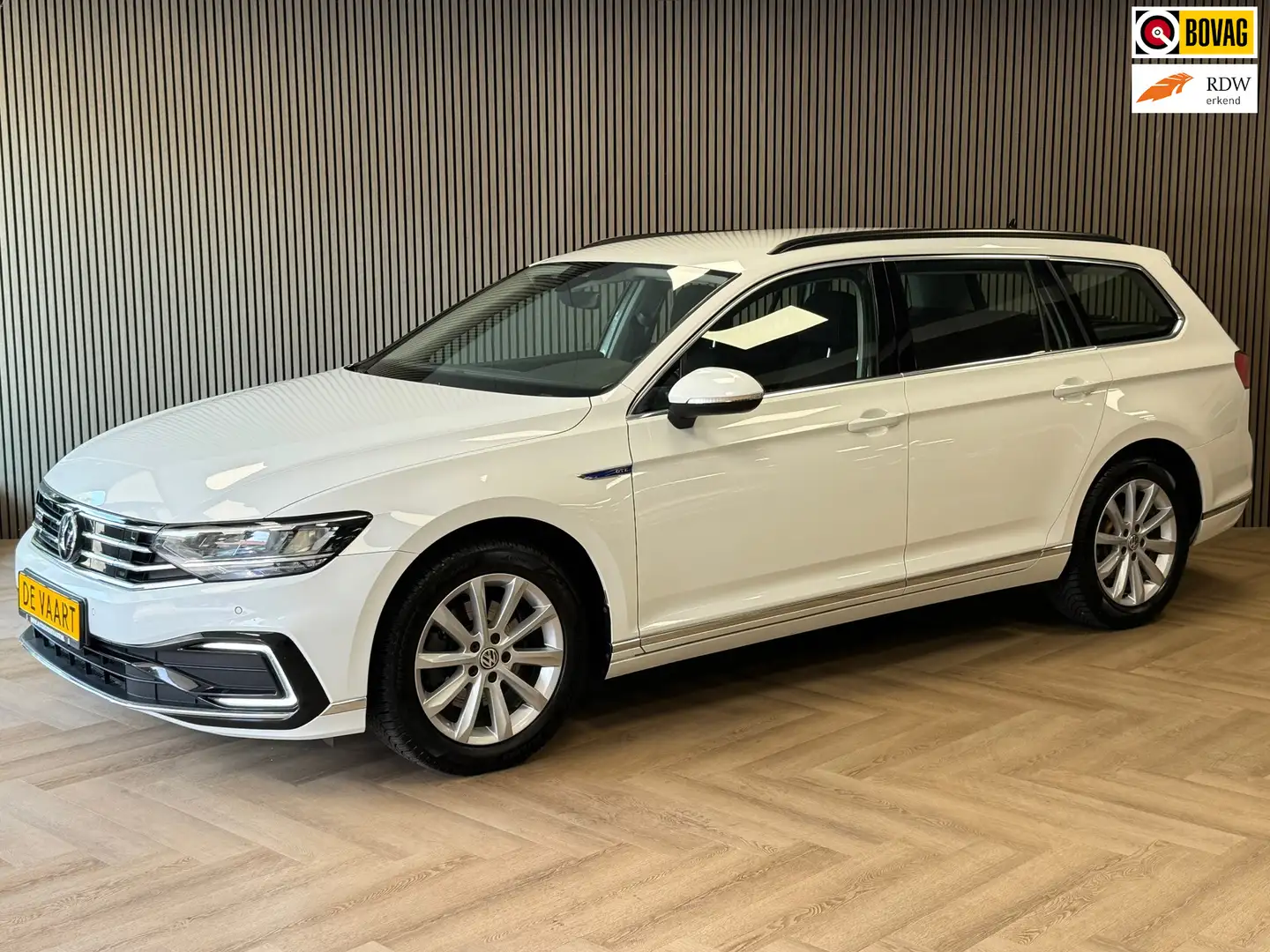 Volkswagen Passat Variant 1.4 TSI PHEV GTE Business AUT. ErgoComfort NAVIGAT Wit - 1