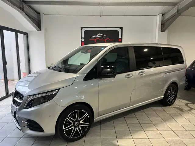 Mercedes-Benz V 300 4Matic 9G-TRONIC Long / L2  7 places Avantgarde Pack AMG Line