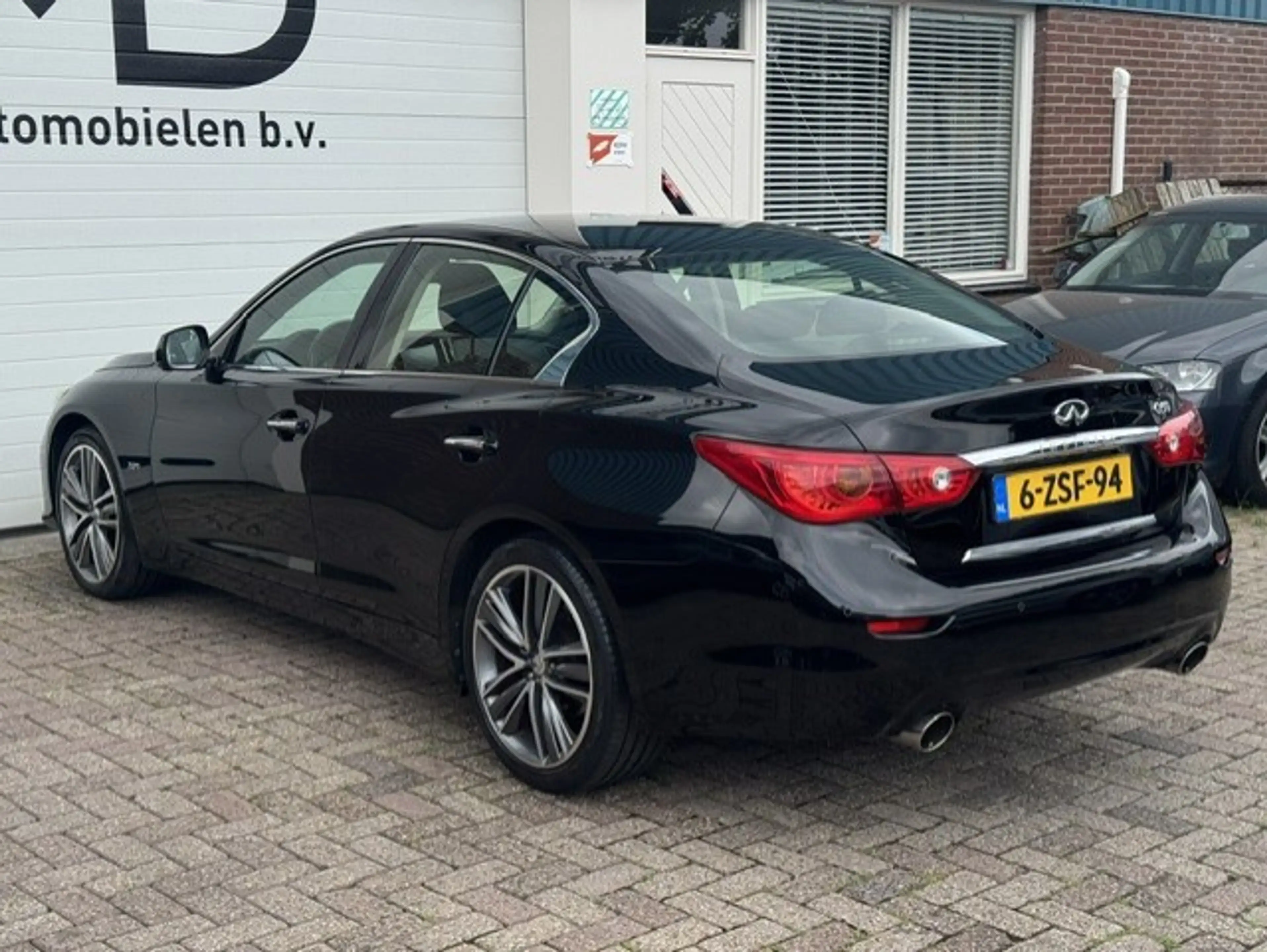 Infiniti Q50 2.0t Performance - Dealer onderhouden - 360° — photo 9
