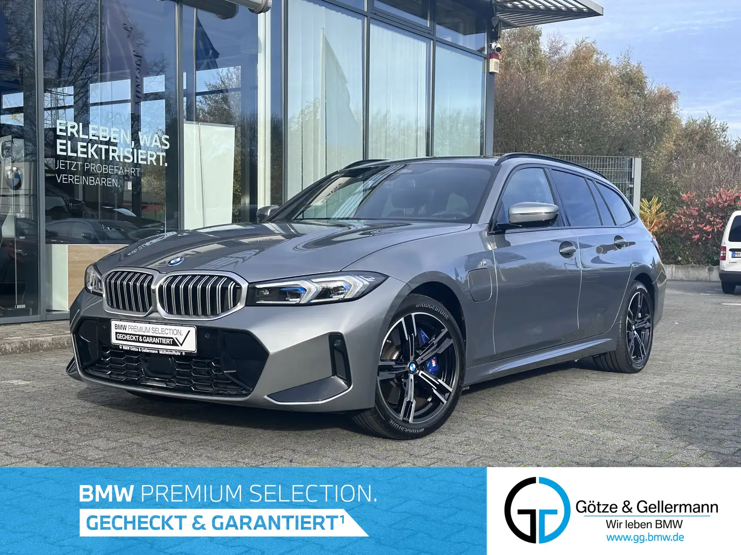 BMW 330 e xDrive Touring M Sportpaket / Leas.ab EUR515,-in Grau - 1