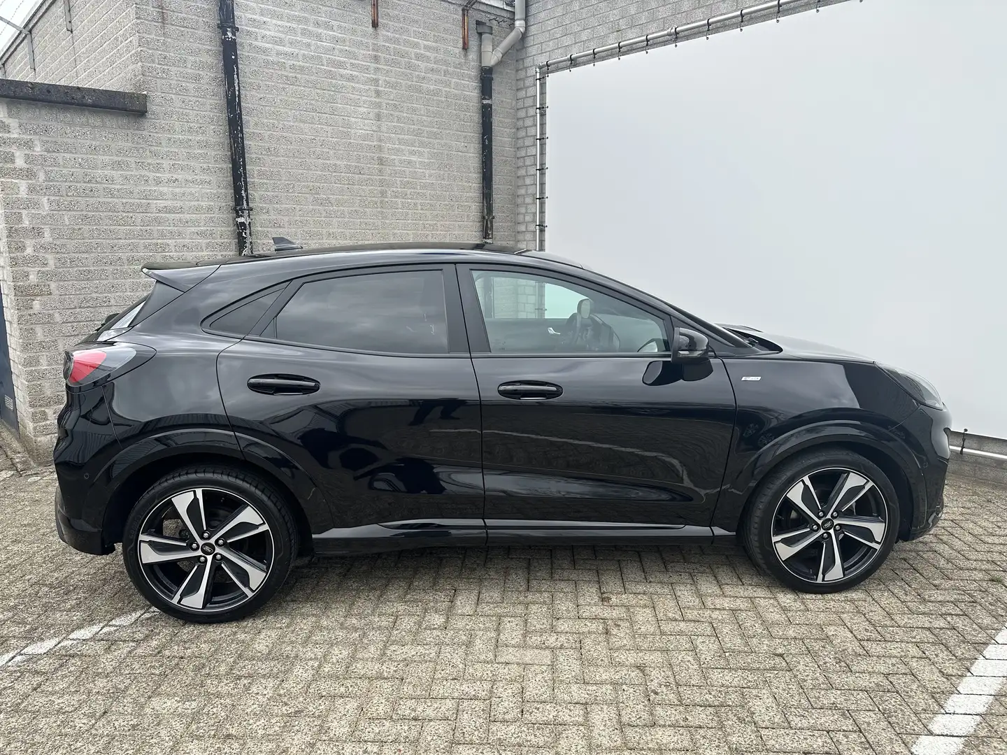 Ford Puma 1.0 EcoBoost Hybrid ST-Line X First Edition | Acht Zwart - 2