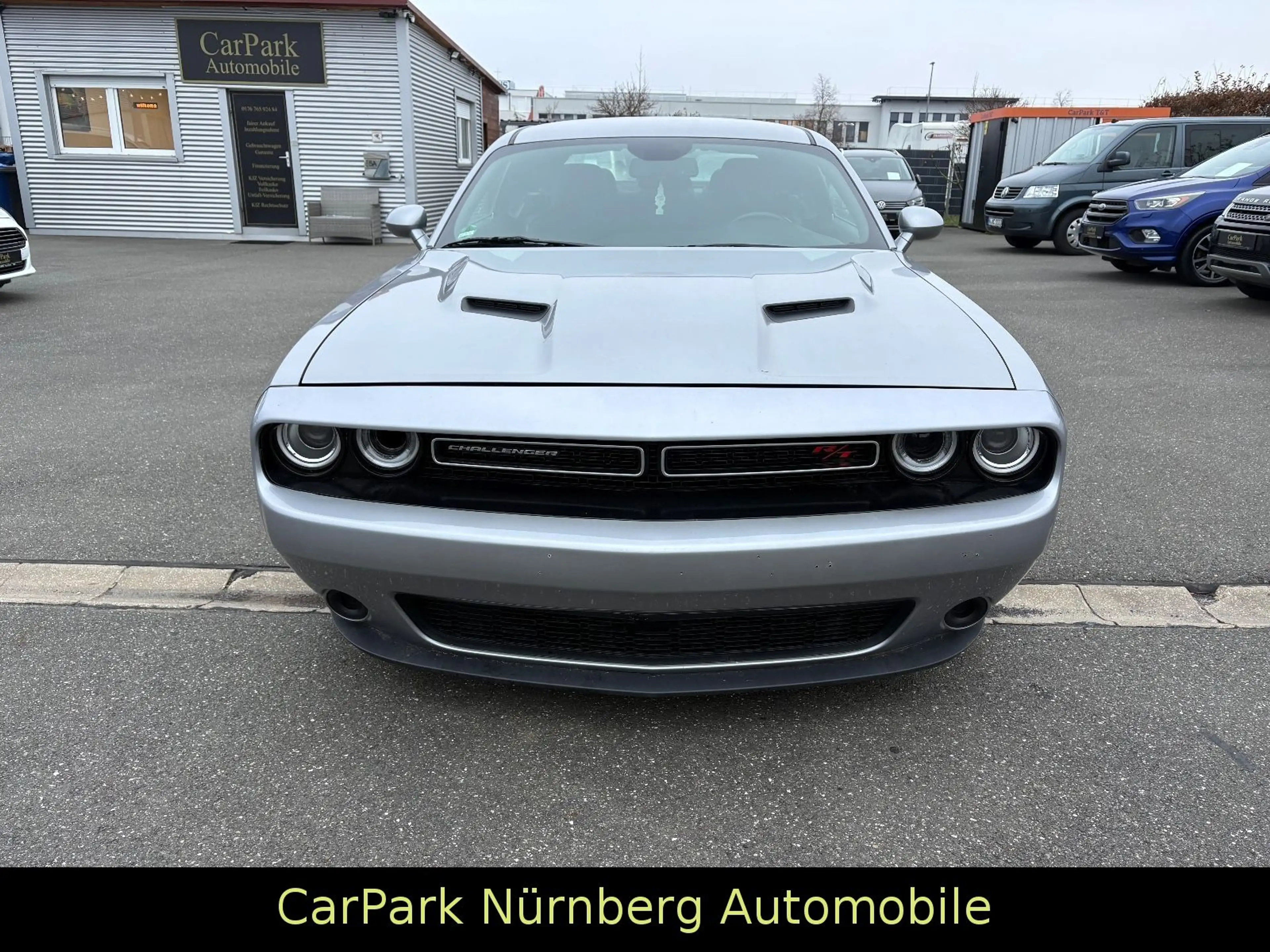 Dodge Challenger — photo 2