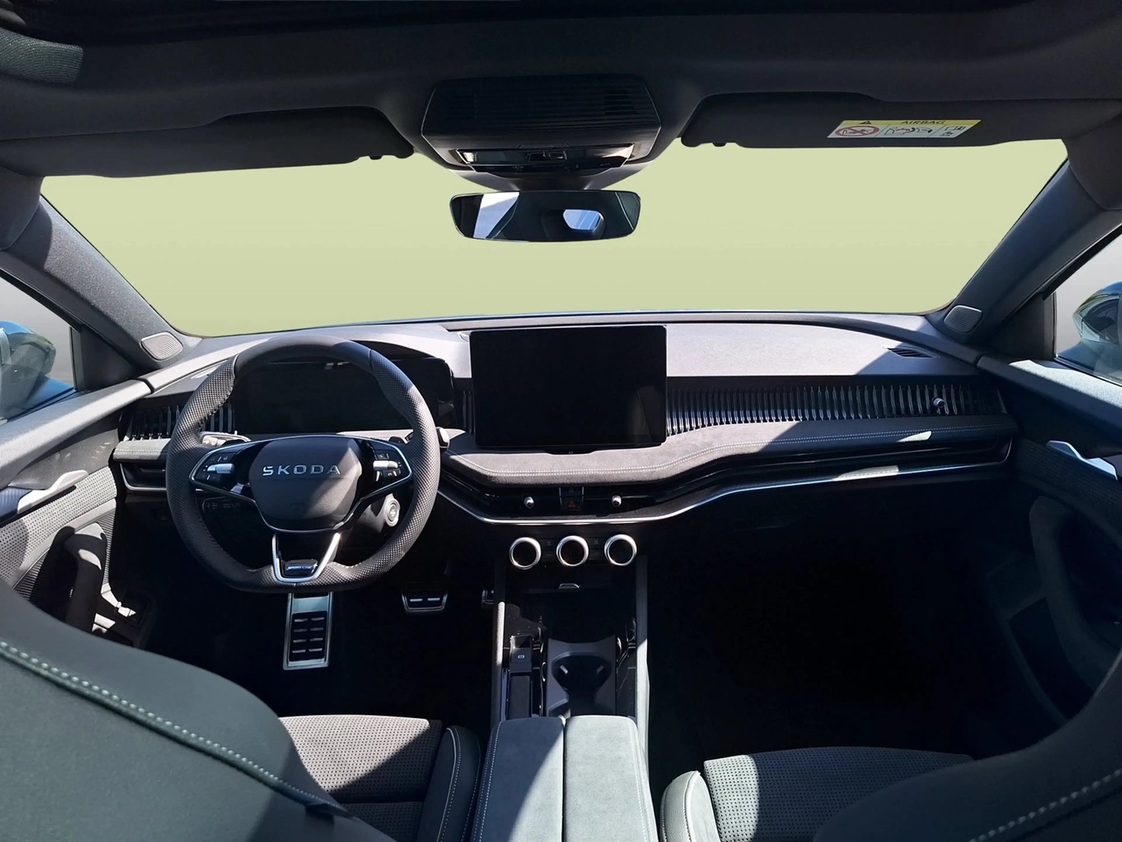 Skoda Superb Sportline iV TSI DSG — photo 11