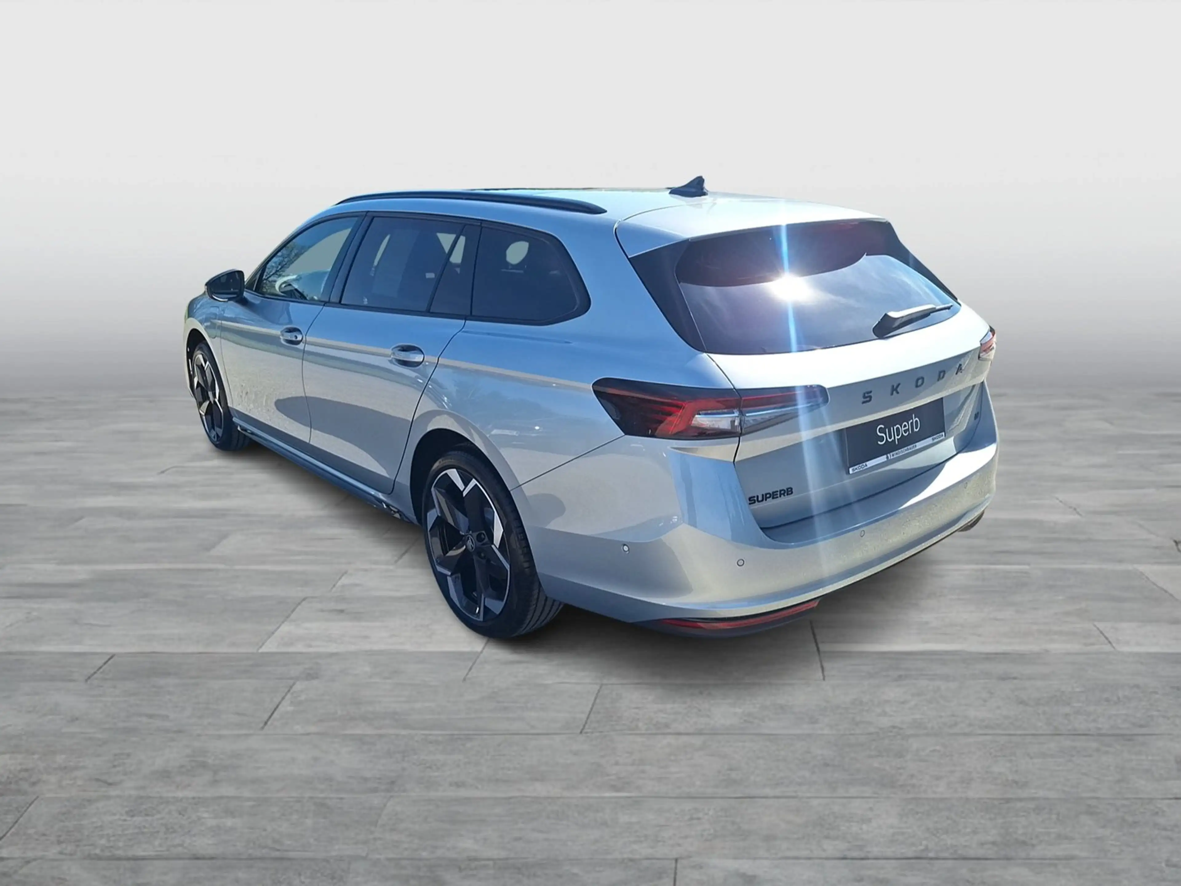 Skoda Superb Sportline iV TSI DSG — photo 3