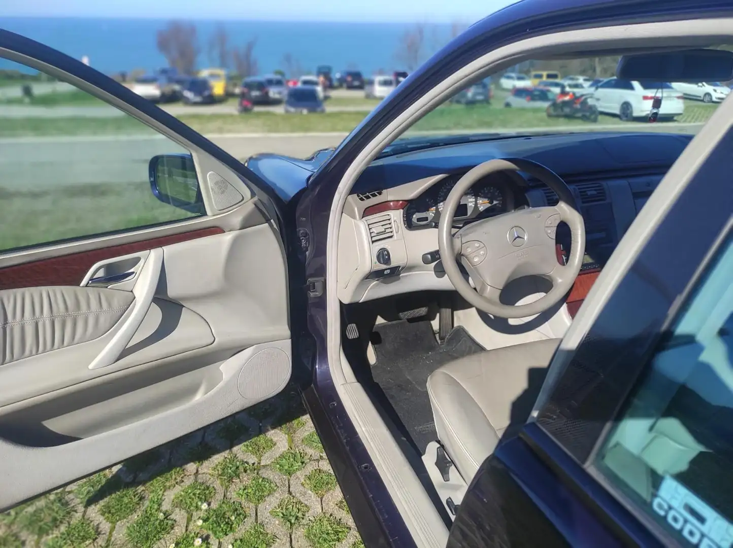 Mercedes-Benz E 320 V6 4Matic Avantgarde - 2