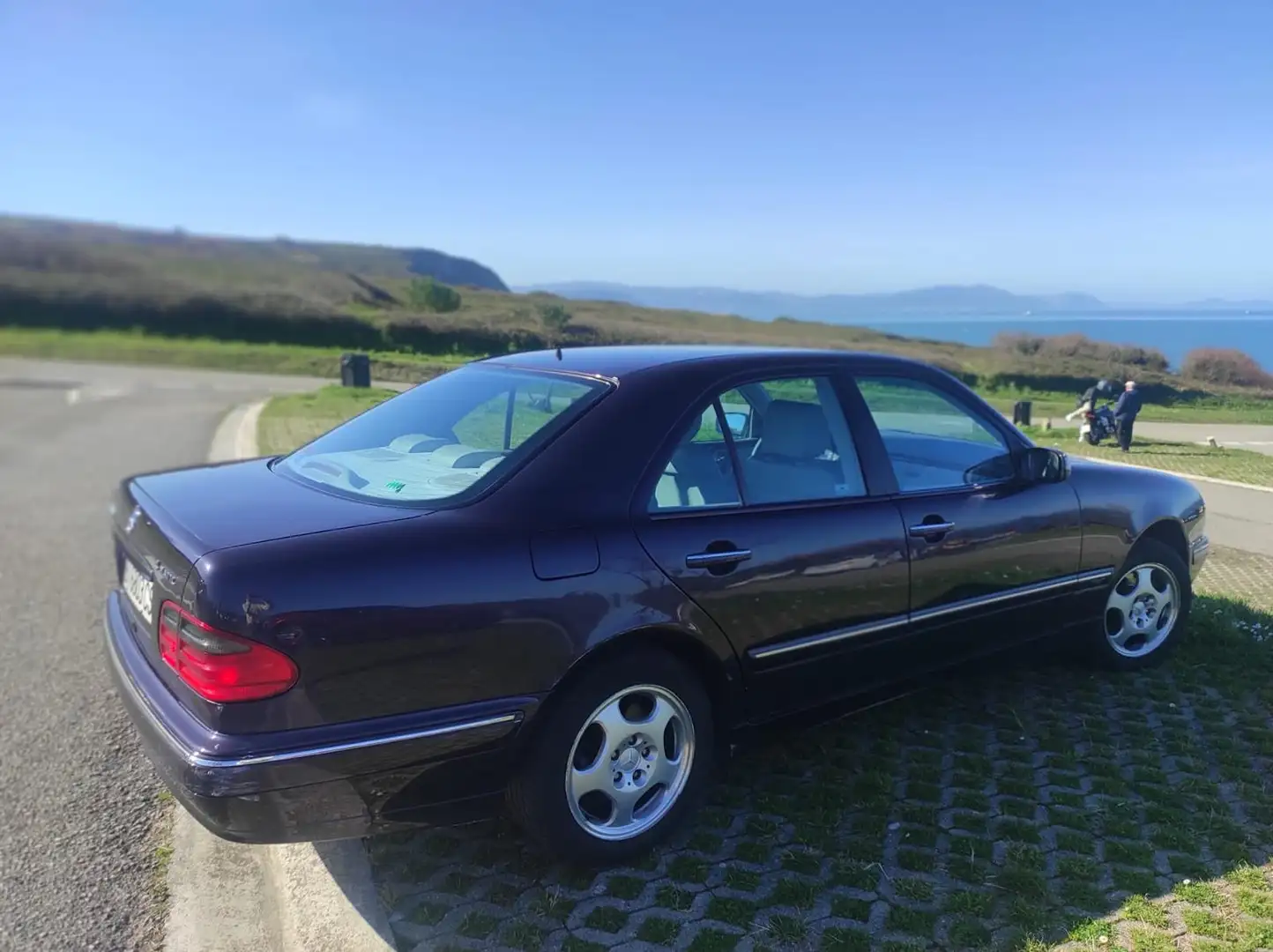 Mercedes-Benz E 320 V6 4Matic Avantgarde - 1