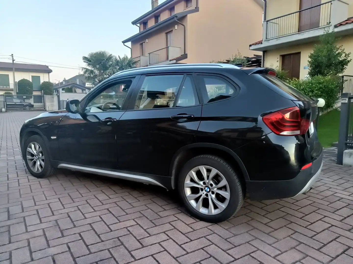 BMW X1 xdrive 18d Attiva - 2