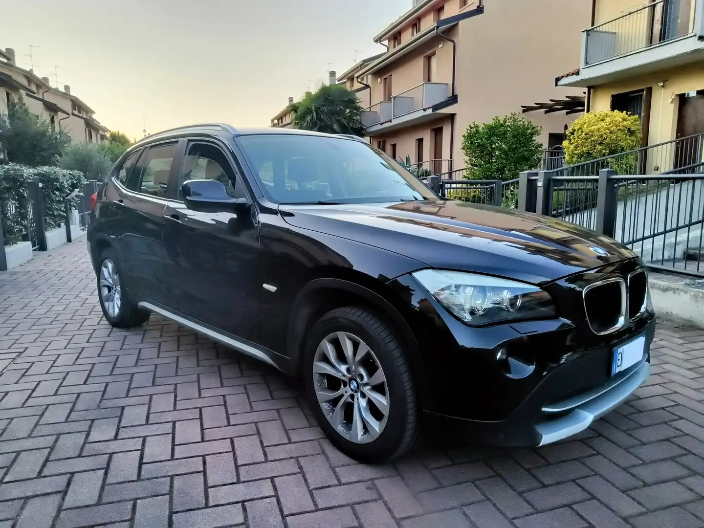 BMW X1 xdrive 18d Attiva - 1