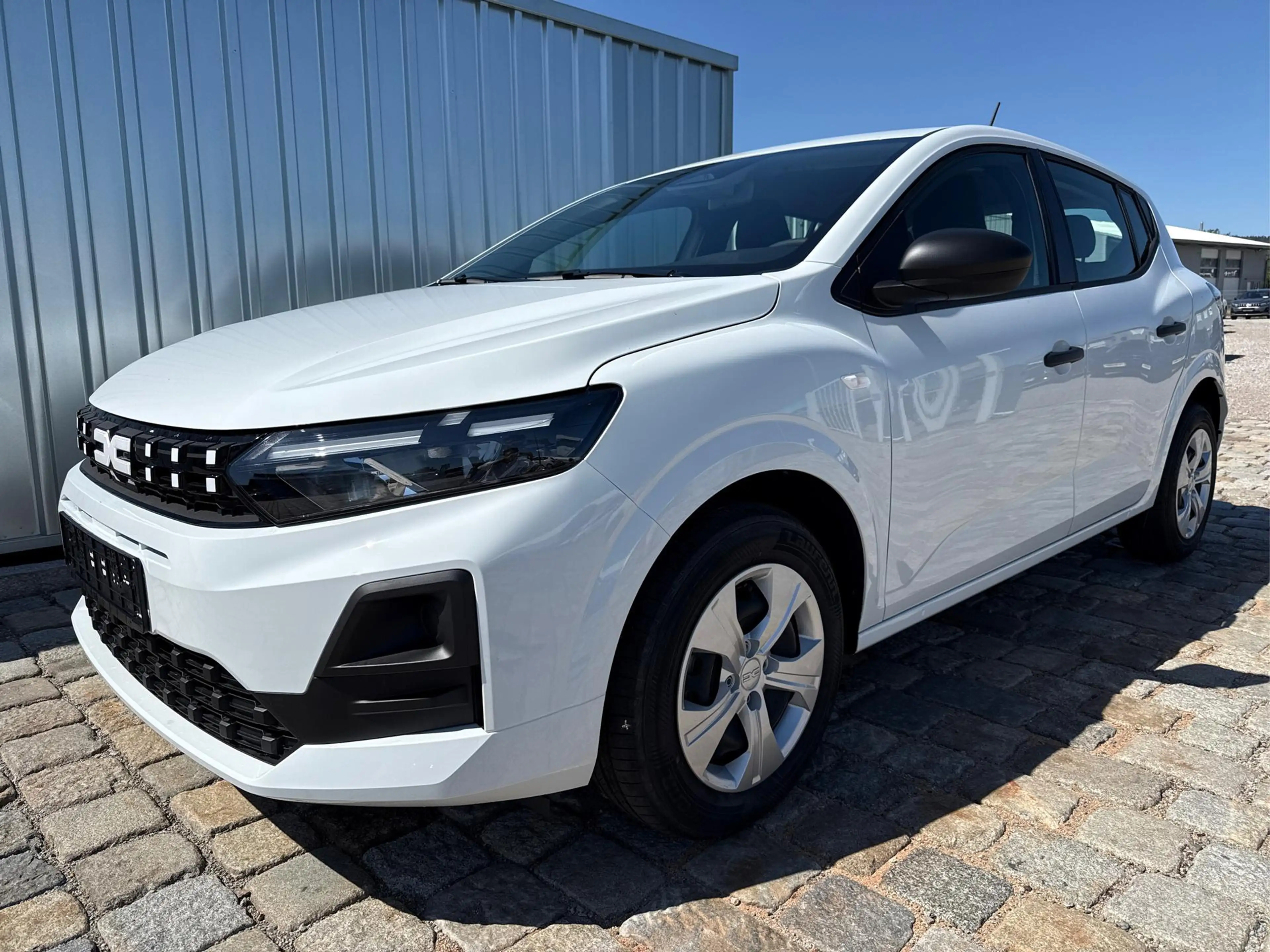 Dacia Sandero Essential 1,0 100 TCe 74 kW/100 PS-6 Gang-MJ 20...