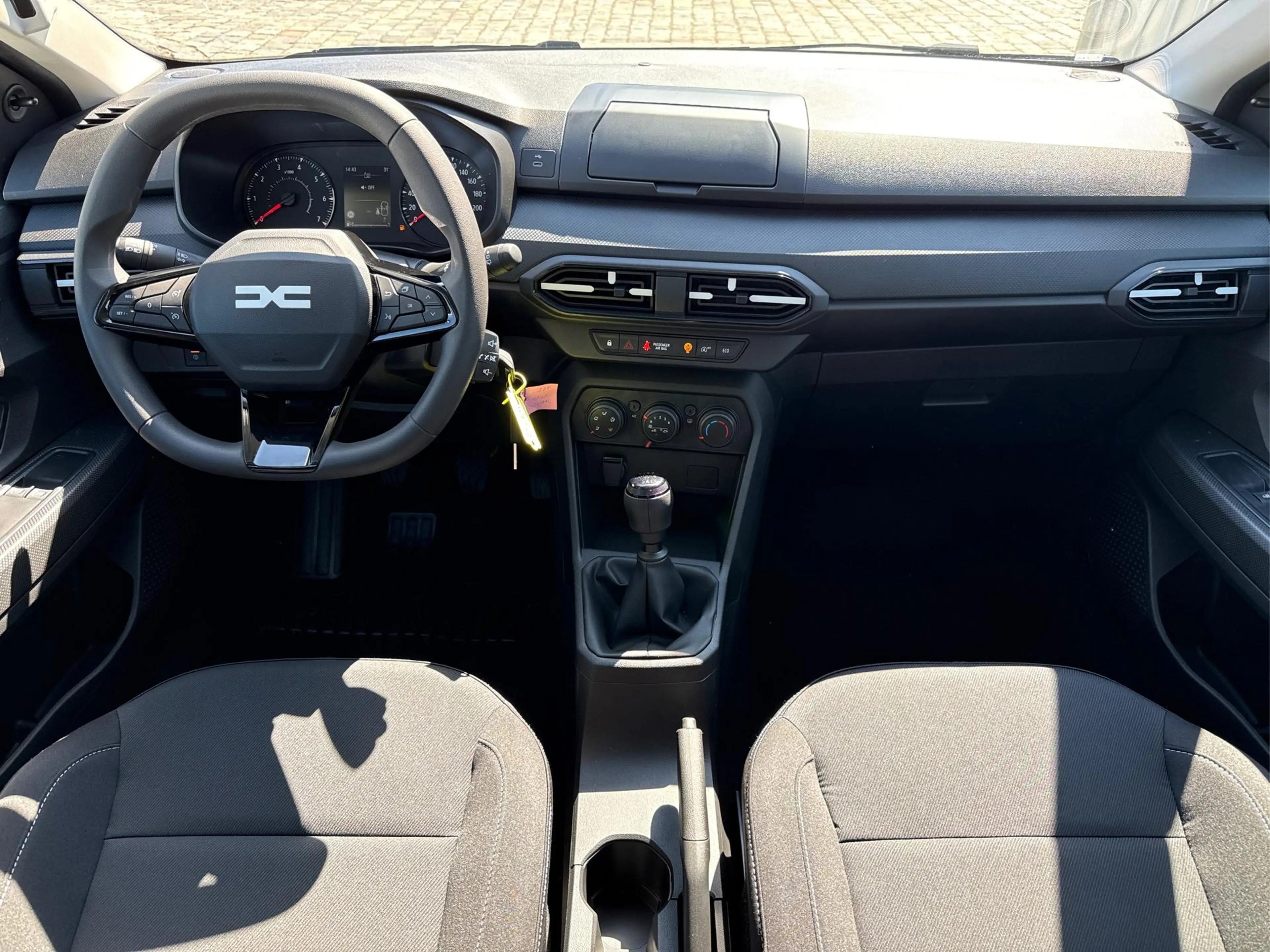 Dacia Sandero Essential 1,0 100 TCe 74 kW/100 PS-6 Gang-MJ 20... — photo 7
