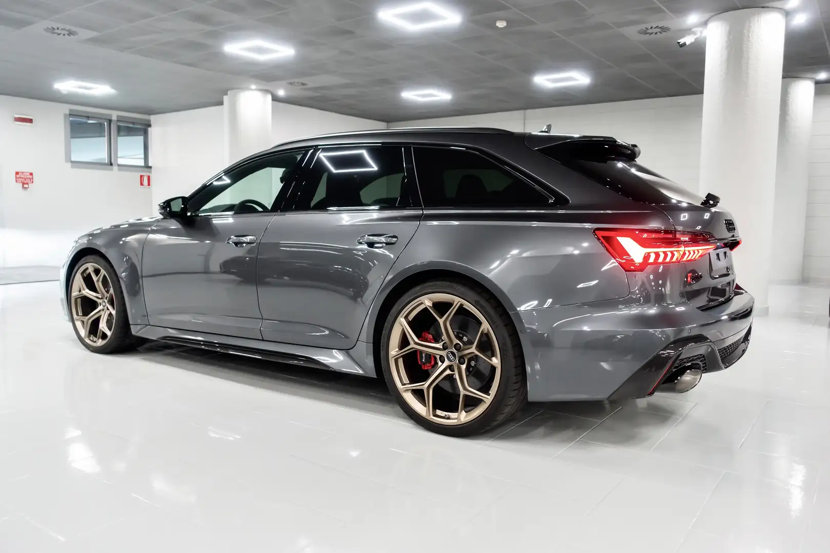 Audi RS6 305 km/H CERAMIC BRAKES B&O ADV CARBONIO EXT Grigio - 2