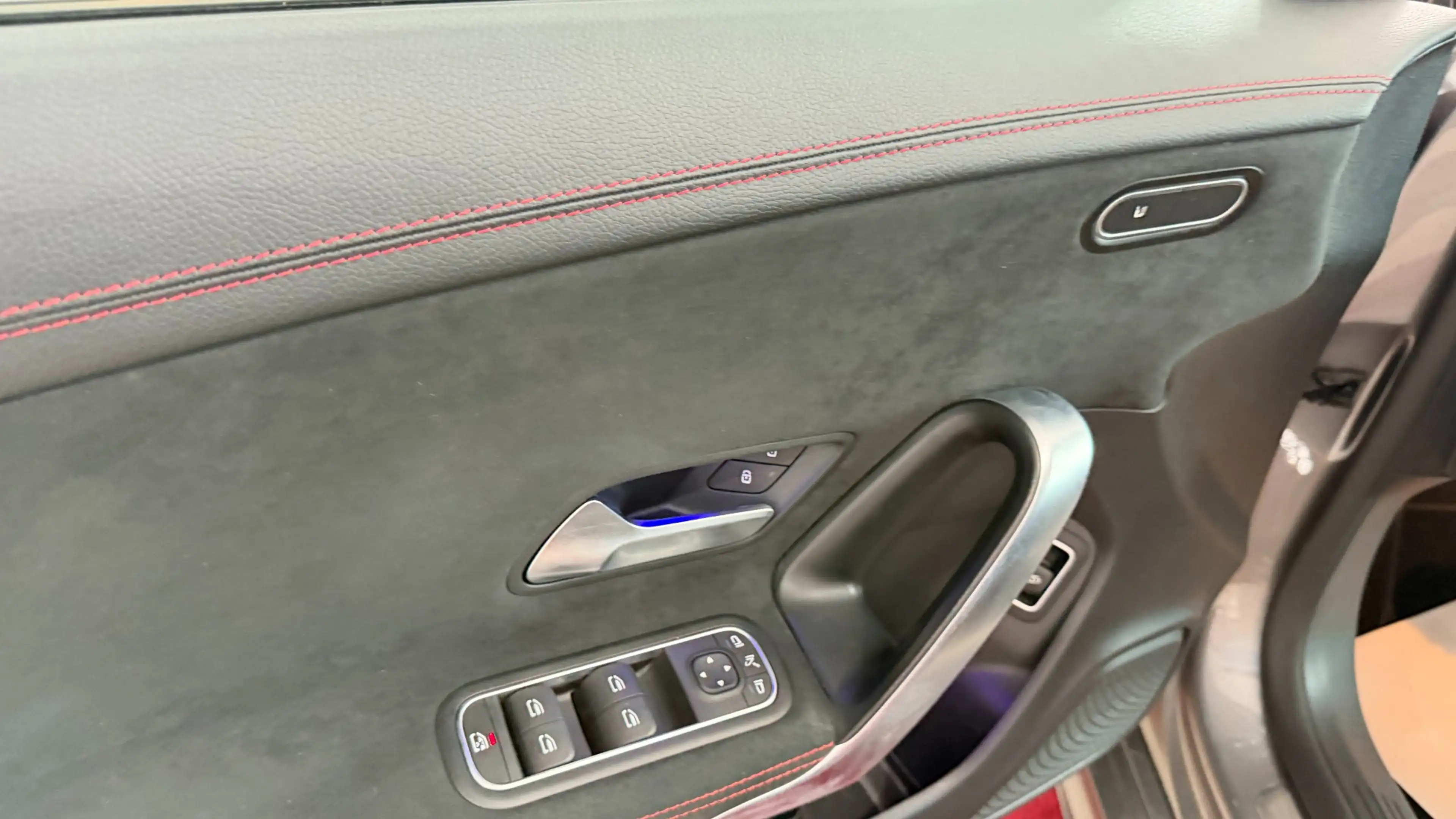 Mercedes-Benz CLA 200 9G AMG-LINE* Kamera-Ambiente — photo 15