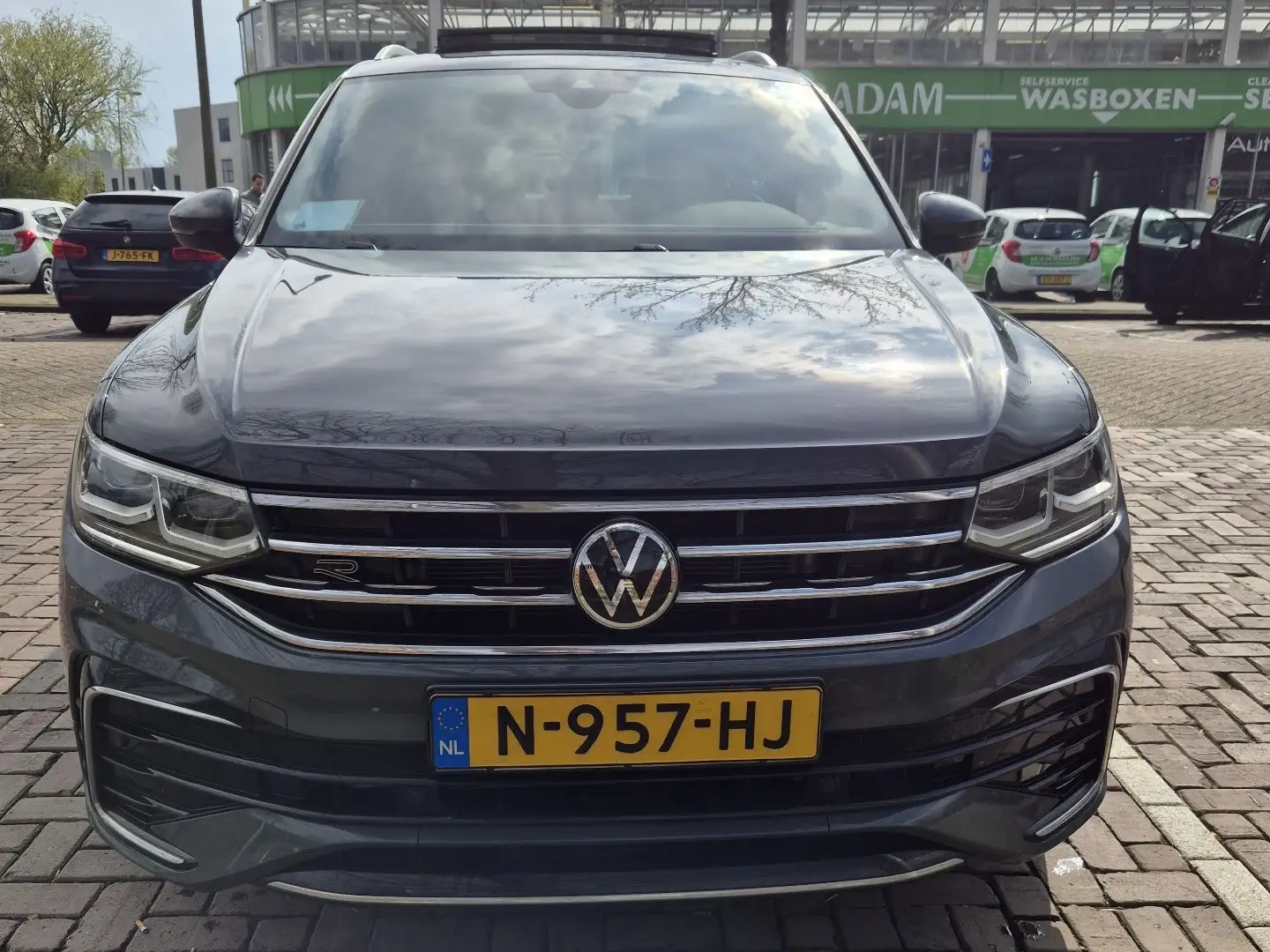 Volkswagen Tiguan 1.5 TSI R-Line Bns+ Grijs - 2