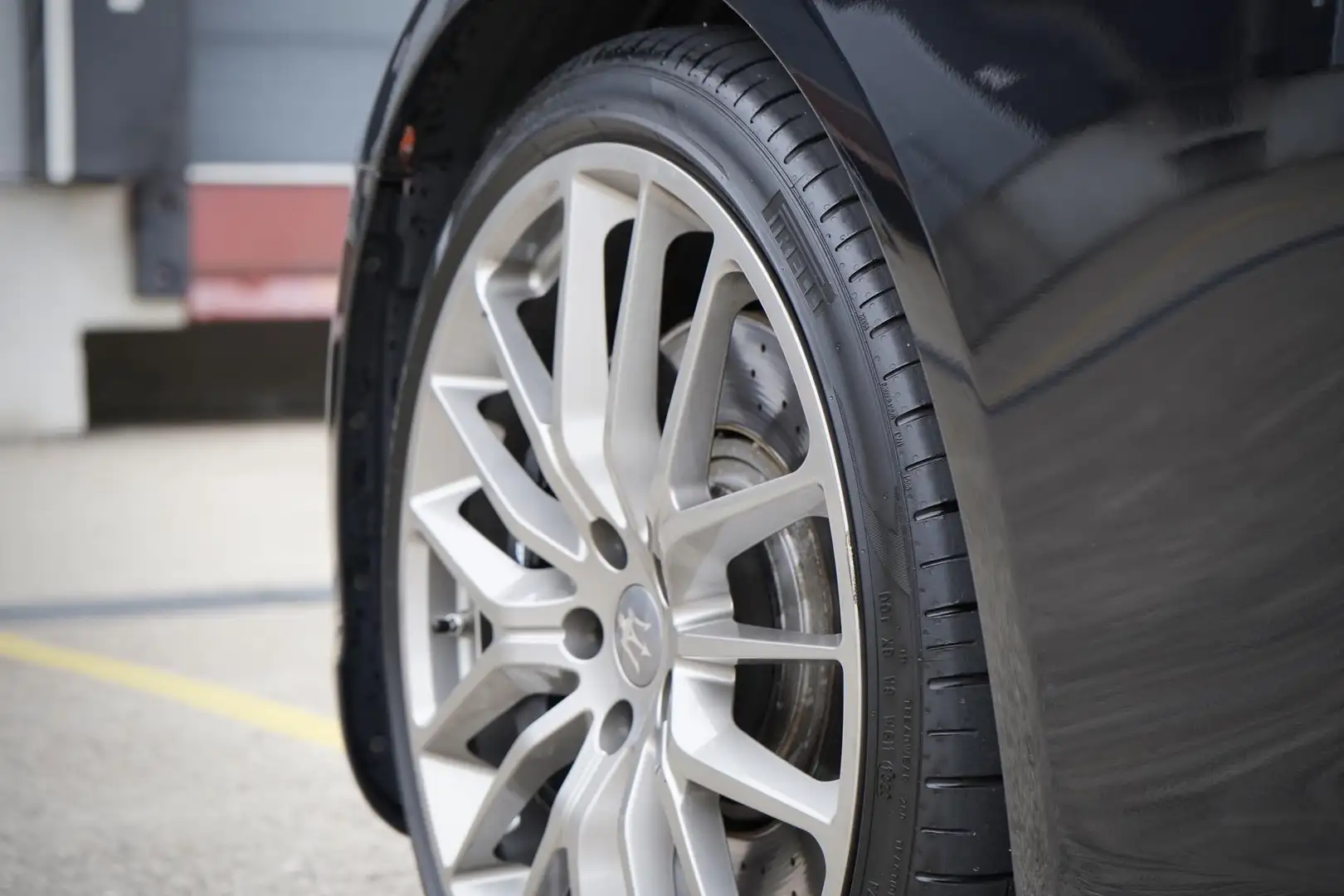 Maserati Quattroporte 3.8 V8 GTS Zwart - 2