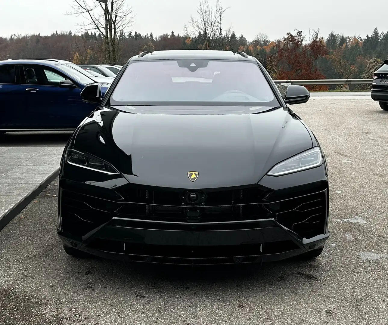 Lamborghini Urus SE *Akrapovic*Carbon-Paket*23"*B&O*Pano* Schwarz - 2