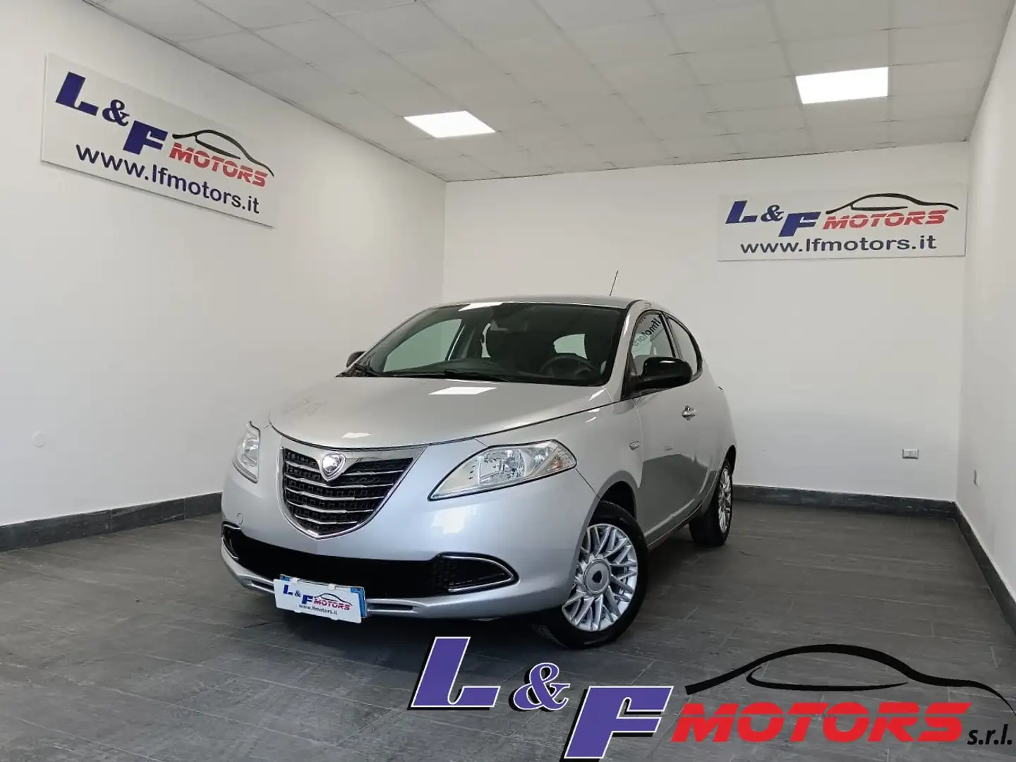 Lancia Ypsilon Oro Cambio Automatico SOLI 30.000 KM Argento - 1