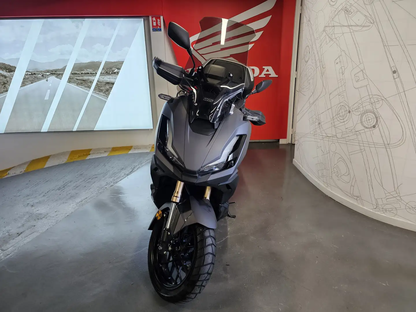 Honda ADV 350 Noir - 2